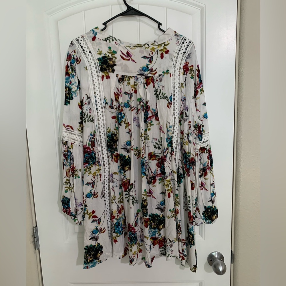 Pink Diamond Medium White quarter length sleeve boho floral mini dress